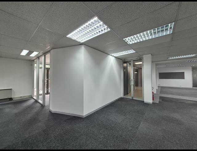 260M² OFFICE TO LET IN HYDE PARK